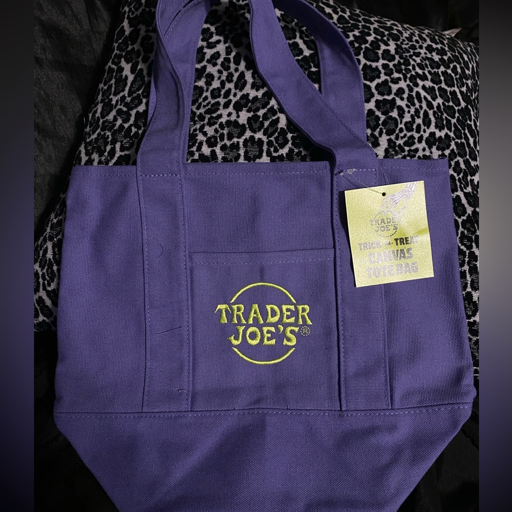 Trader Joe's halloween purple tote bag.💜